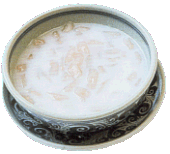 Bua Loi Phuak (Boulettes de taro à la crème de coco)