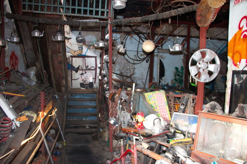 bric à brac à Talat Noi