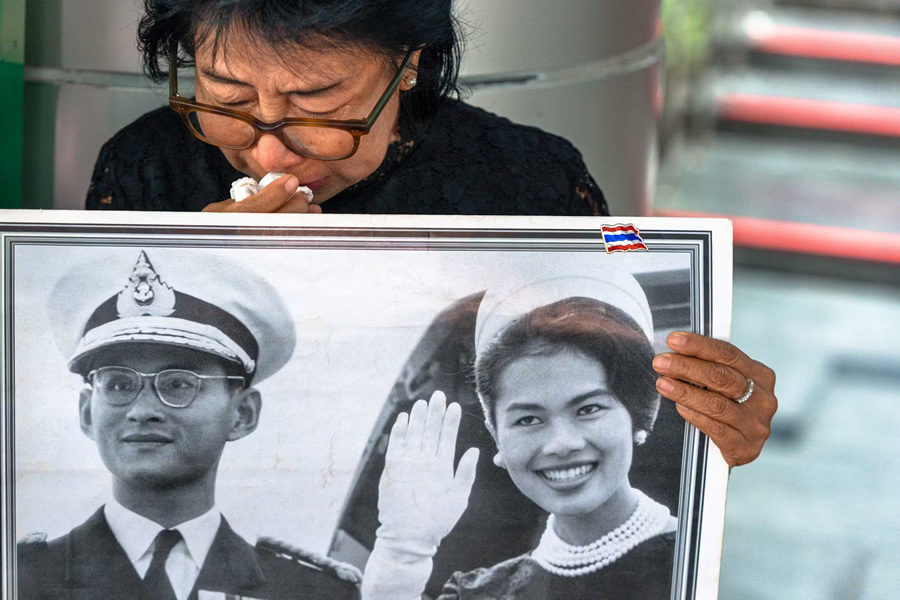 Décès de la Reine Mère Sirikit