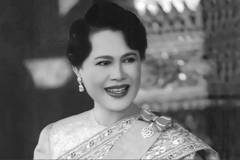 Sa Majesté la reine Sirikit, Reine-Mère